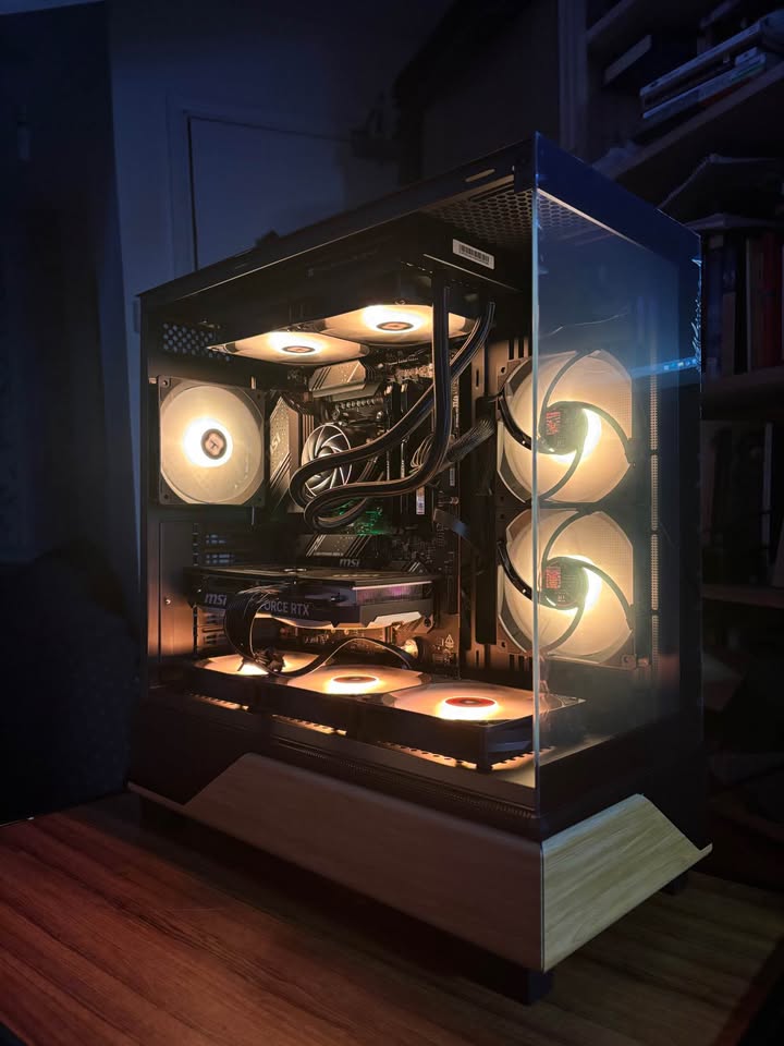Ryzen 7 9700X | RTX 4070 12GB | 32GB DDR5 | 1TB NVMe | WiFi | Gaming PC