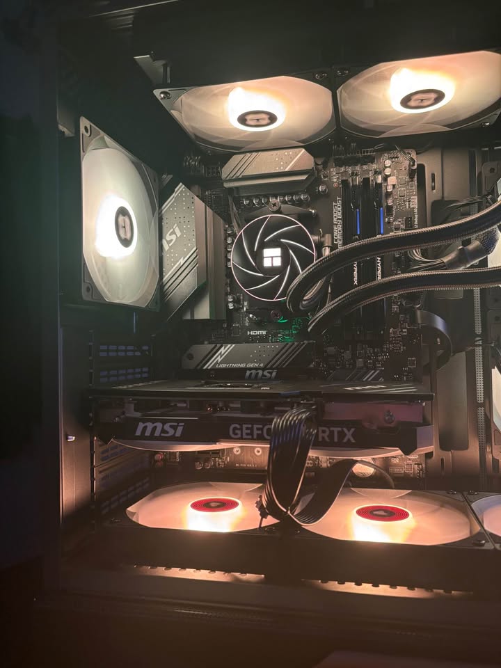 Ryzen 7 9700X | RTX 4070 12GB | 32GB DDR5 | 1TB NVMe | WiFi | Gaming PC