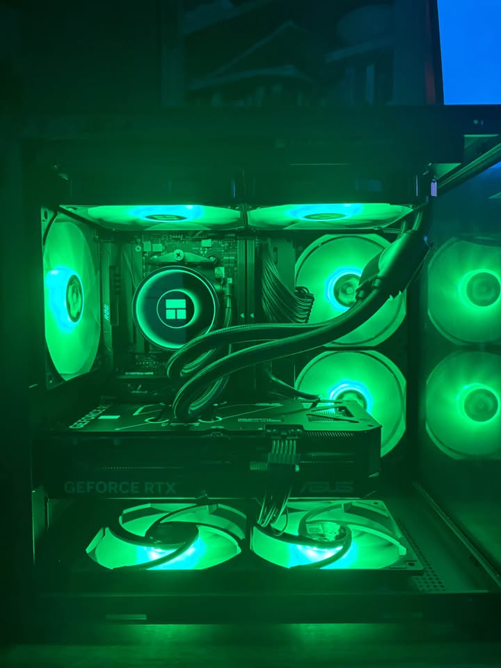 Ryzen 7 7800X3D | RTX 5070 12GB | 32GB DDR5 | 2TB NVMe | Compact High-End Gaming PC