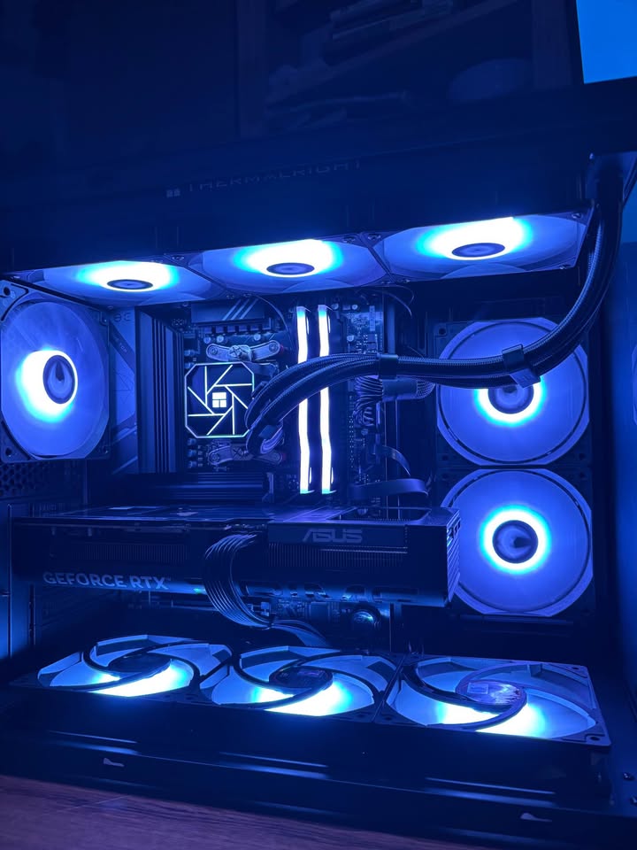 Ryzen 7 7800X3D | RTX 5070 12GB | 32GB DDR5 | 2TB NVMe | WiFi 6 | Gaming PC